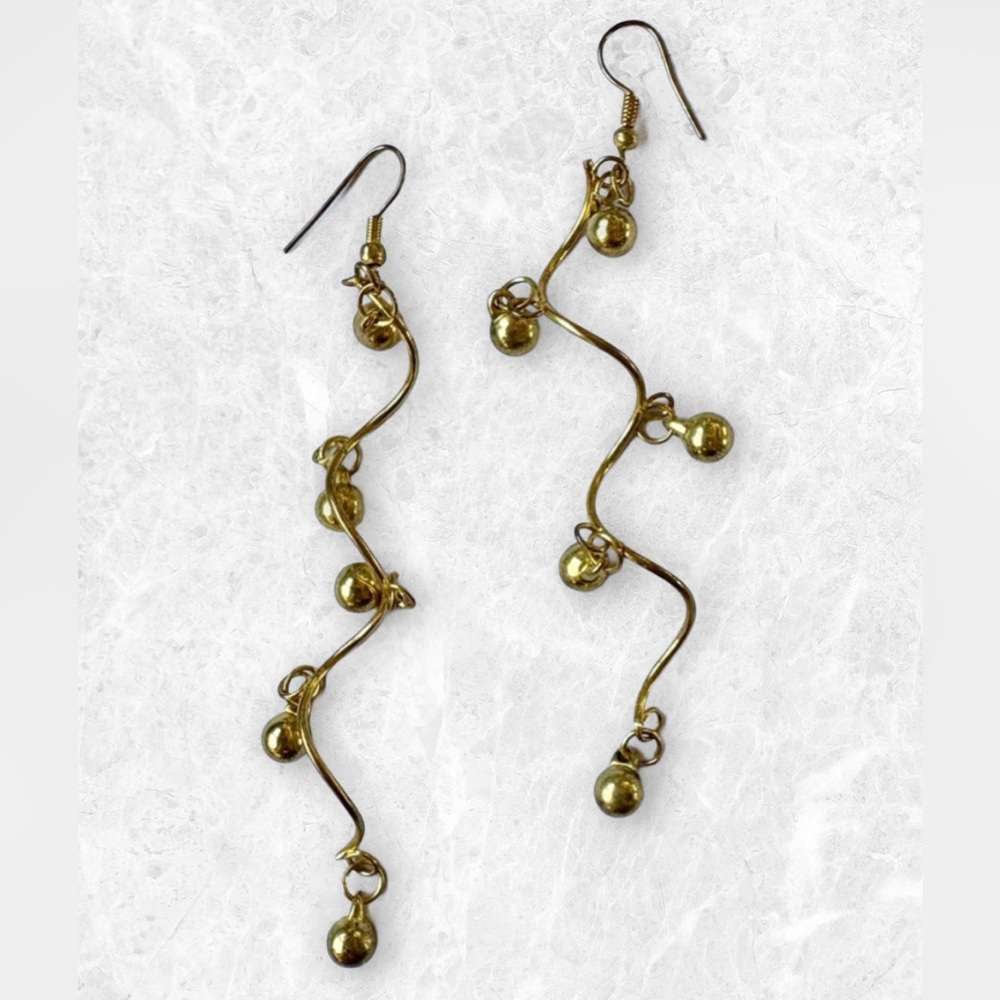 Gold dangly Earrings